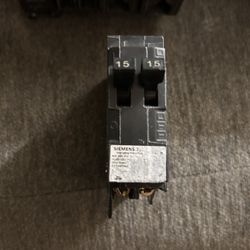 Siemens 15 Amp Tandem Single Pole Type QT Circuit Breaker
