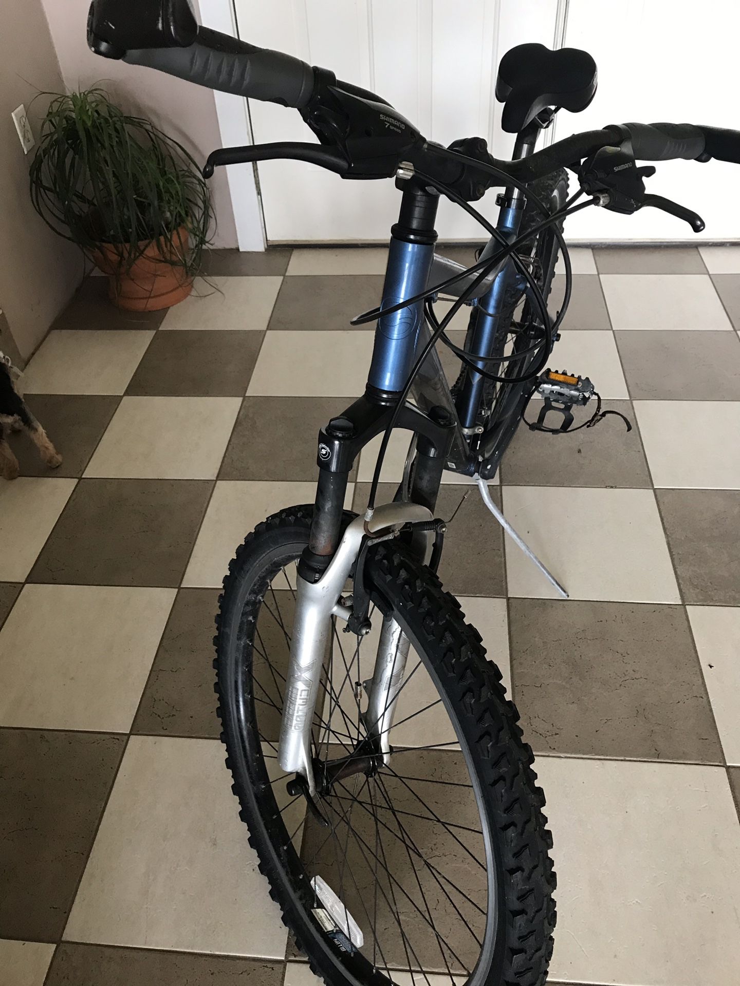 Giant Rincon 16” Adult Mountain Bike - 21 speed