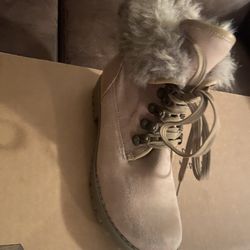 New Boots Woman Size 6