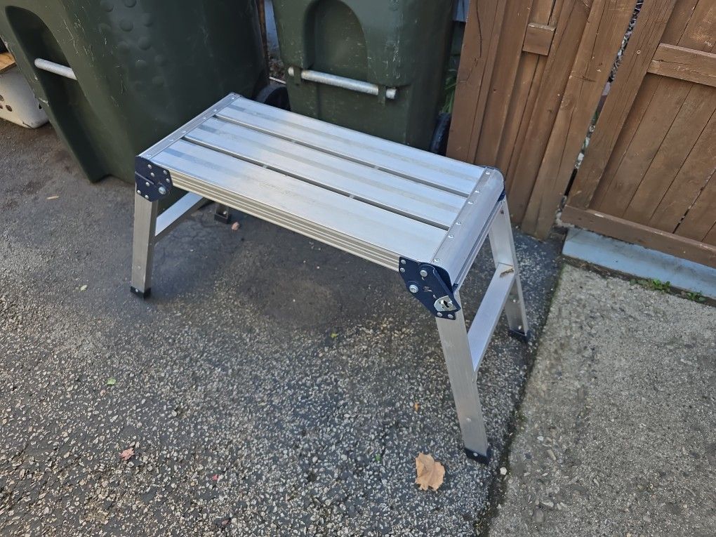 Folding Aluminum Step Stool