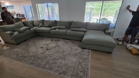 Lyndin couch by Ashley