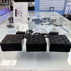 Netgear Nighthawk Mesh Wi-Fi 6 Router MR60 + 2 Satellites MS60 w/AC Power Cables