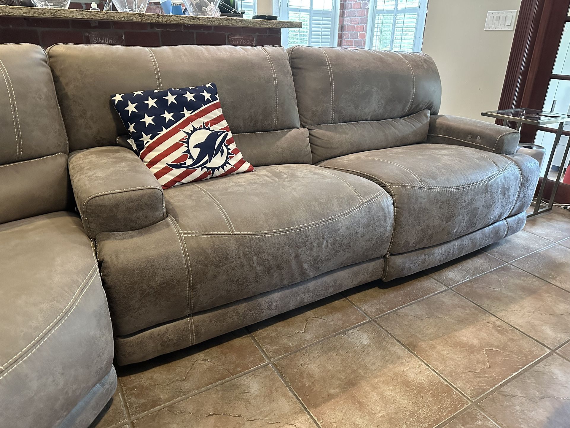 Warrendale Chocolate Power Recliner 3d mon