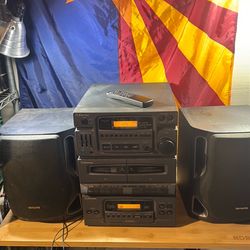 1995 Emerson 3 disc Cd Changer cassette and radio with remote