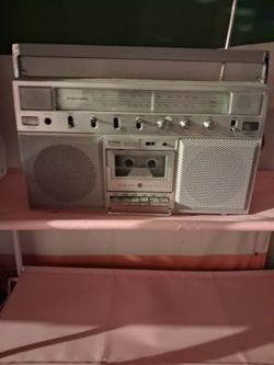 Antique radio boom box