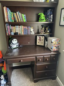 Bookshelf/desk