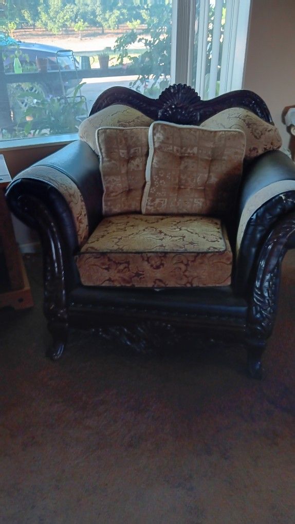 Big Chair for Sale in Sanger, CA OfferUp