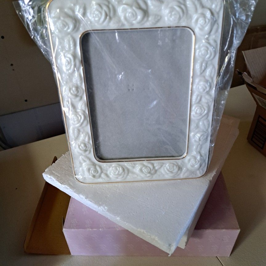Picture Frame/Music Box