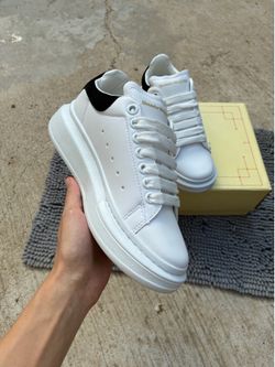 Alexander Mcqueens (SIZE8'5)(90$)