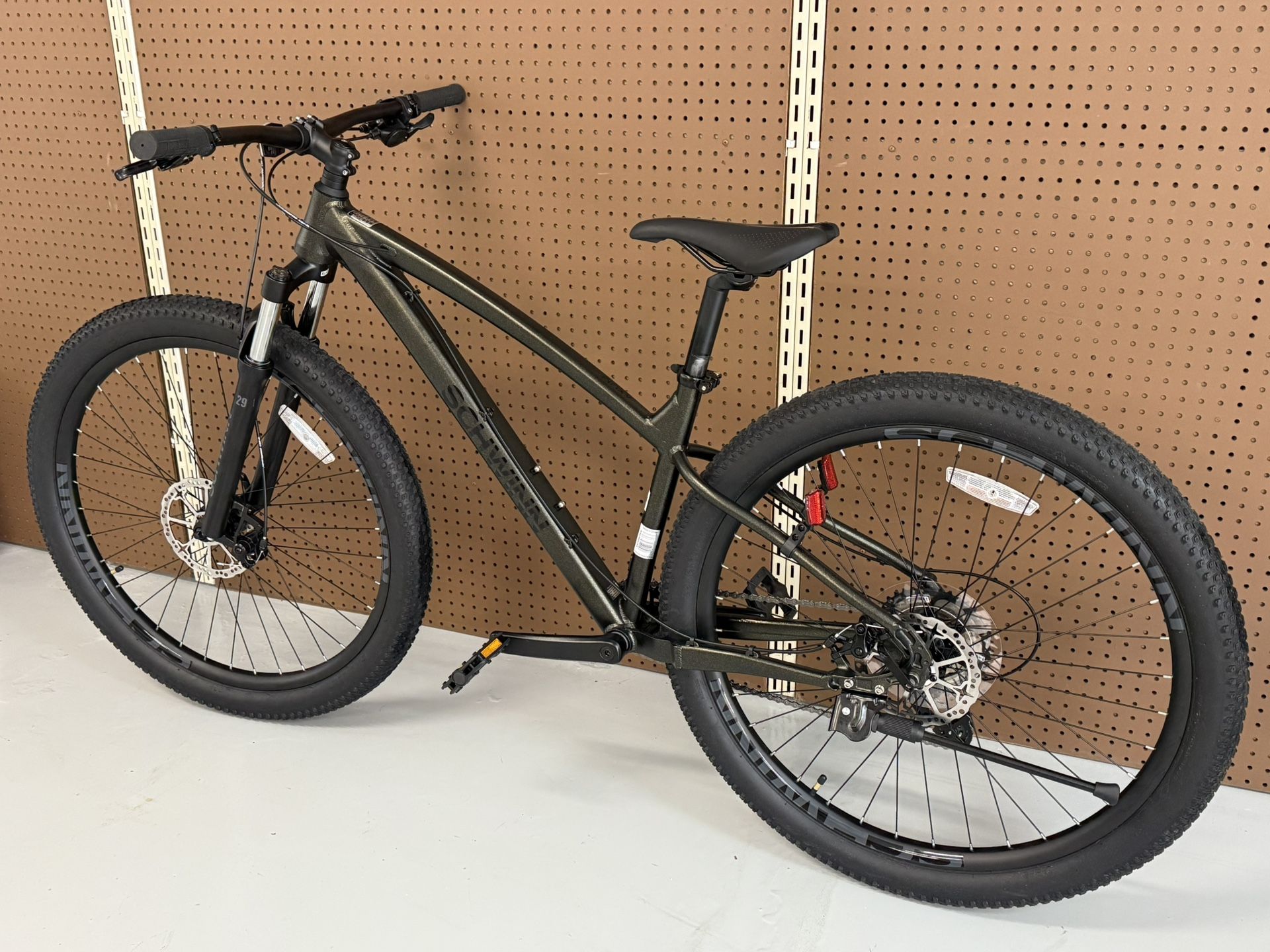 BRAND NEW! 2025 Schwinn Axum Comp X 29-in. Wheels Mountain Bike - Large Frame
