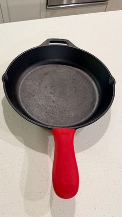 Cast iron pan