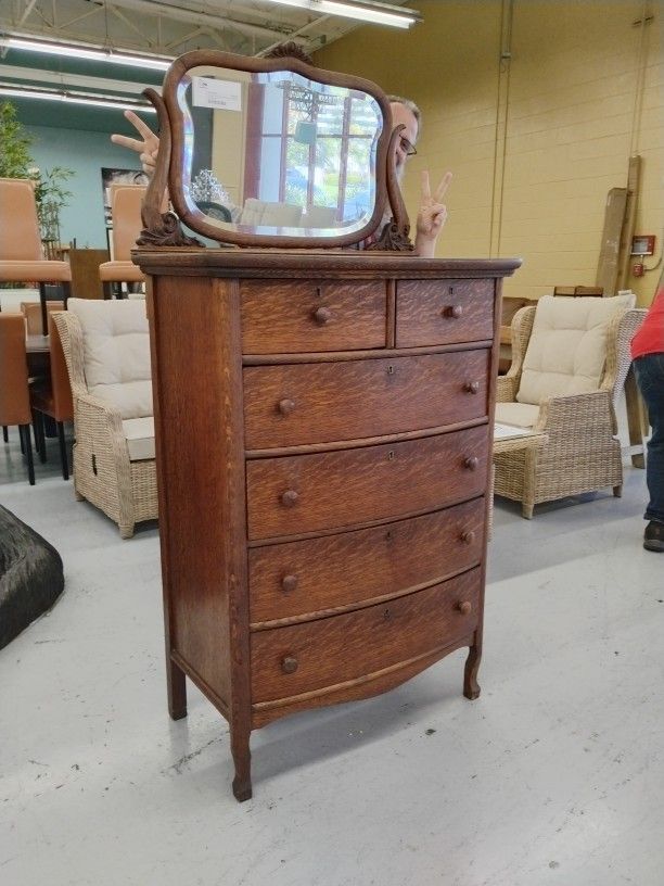 Dresser