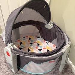 Fisher-Price Portable Bassinet On-The-Go Baby Dome, Travel Play Space