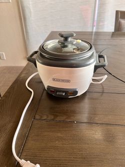 Small travel size Rice Cooker Black+Decker