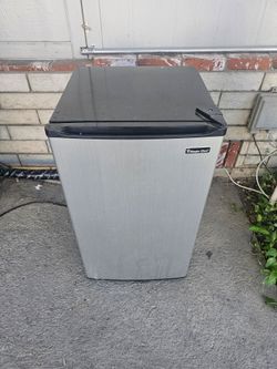Mini fridge