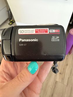 Panasonic SDR-S7 video camera