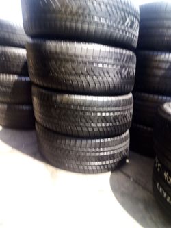 Set of P285/40R22 PIRELLI