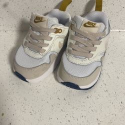 Nike Sneakers Infants ONLY $22😱