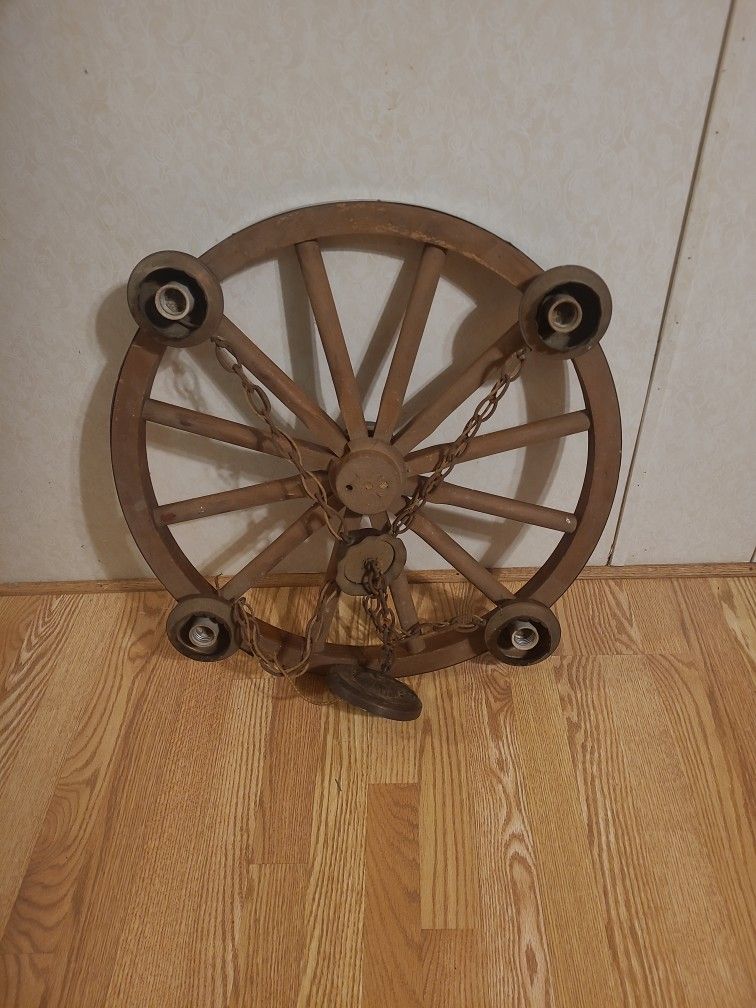 WAGON WHEEL  LIGHT FIXTURE 12  9 INCH SPOKES 