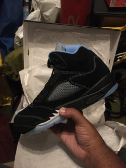 Air Jordan Retro 5 “Black Carolina”