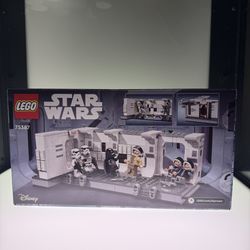 LEGO Star Wars: Boarding the Tantive IV (75387)