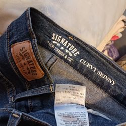 Ladies Size 12M  Levi Strauss & Co Jeans