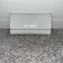 MK White Wallet 