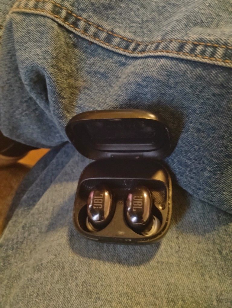 JBL Bluetooth Headphones 