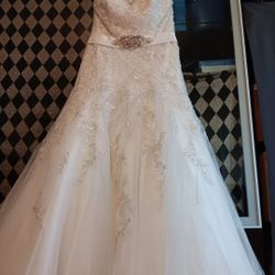 Mori Lee Wedding dress Embroided size 12 Pearl