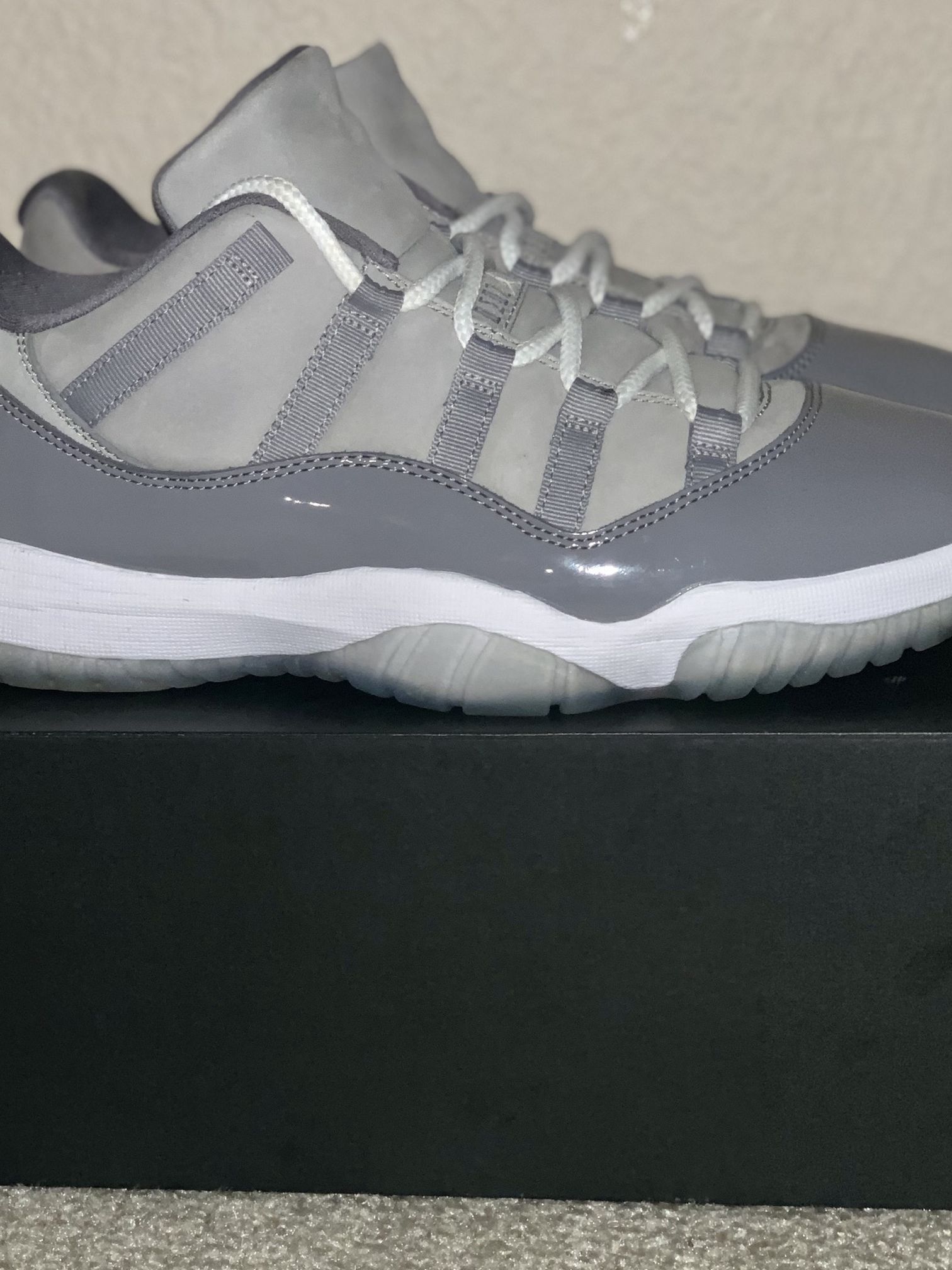 Cool Gray 11 Low’s⚪️✨ Size 10.5 Men’s