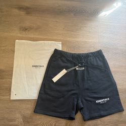 Essential Shorts size L