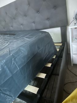 Queen size bed frame with 4 drawers under(mattress not included)