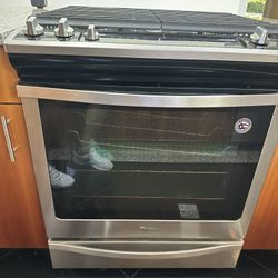 Whirlpool Slide In Gas Range (Oven/Stove)
