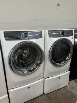 Electrolux Washer & Electric Dryer