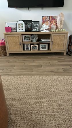 Tv console