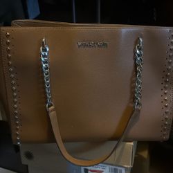 Micheal Kors Purse 