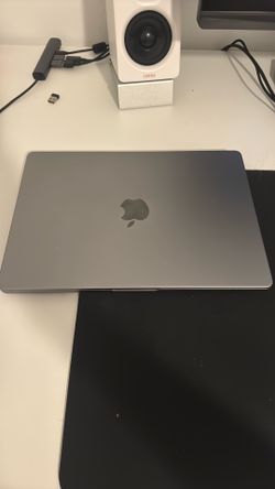 MacBook Pro 14-inch M2 Chip