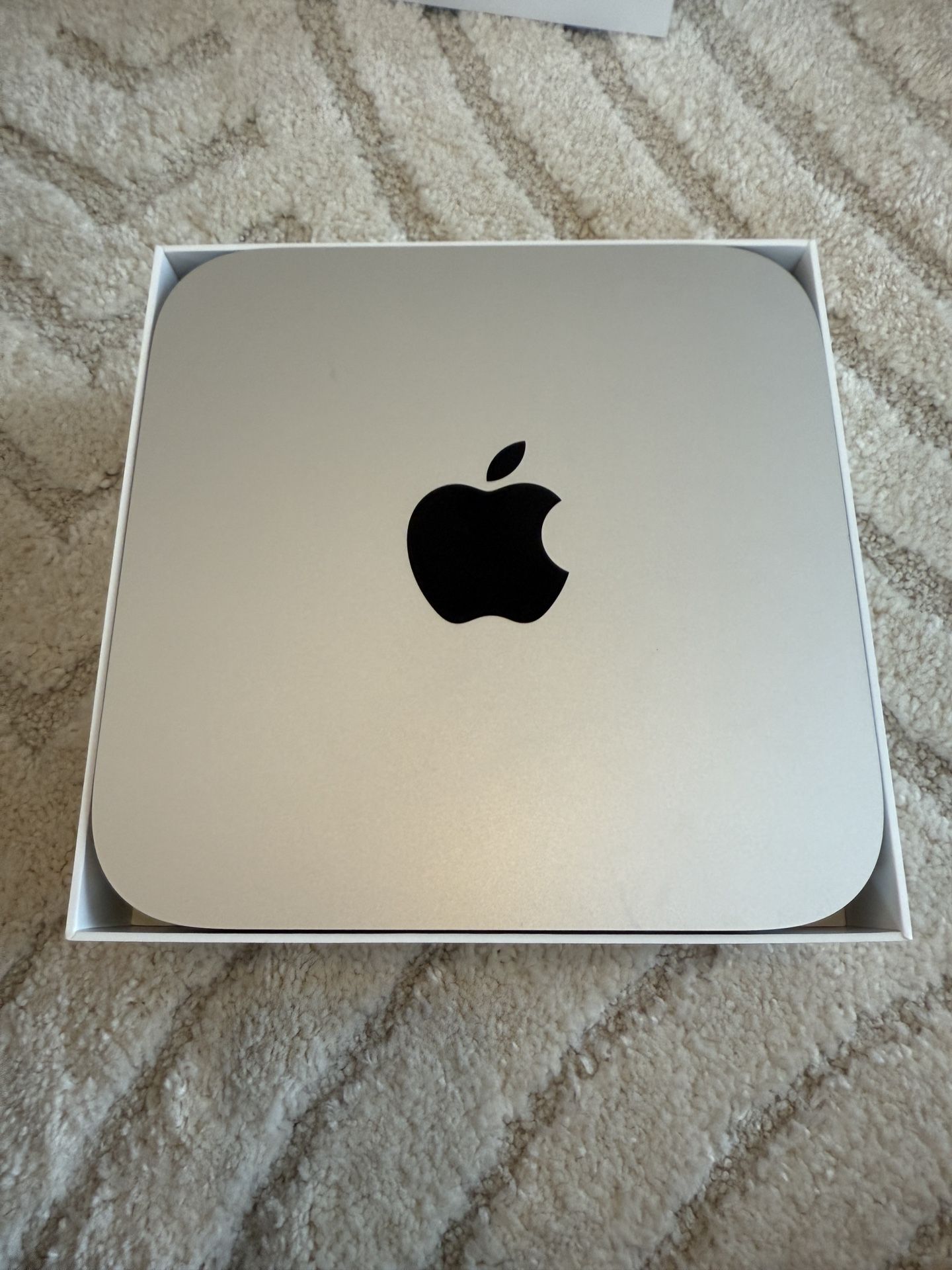 🖥️ Mac mini M1 (2020) – 16GB RAM / 256GB SSD – Excellent Condition + Box