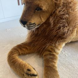 Melissa & Doug Giant Plush Lion – Excellent Condition 
