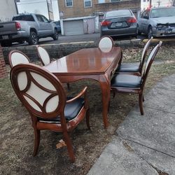 Table With 6 chairs 