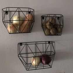 Kitchen wall baskets