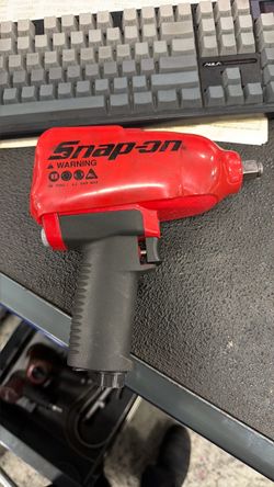 Snap On 1/2 in pneumatic impact