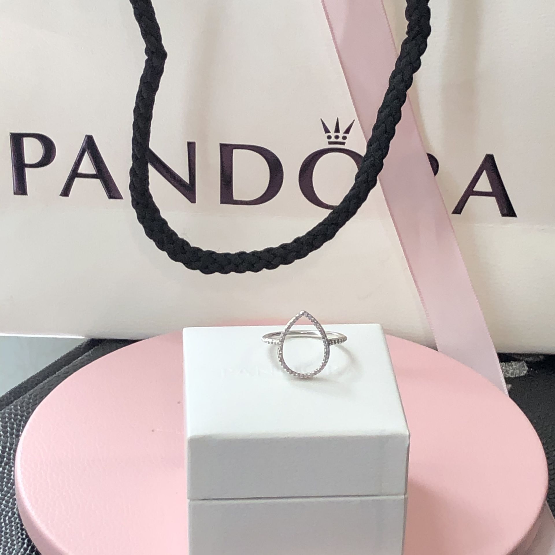 Pandora Teardrop Silhouette Ring
