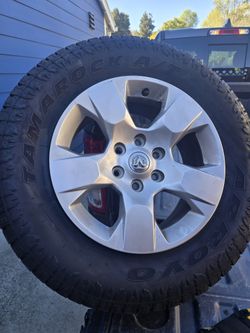 2020 DODGE RAM WHEELS & TIRES 275/ 65/ 18" AT