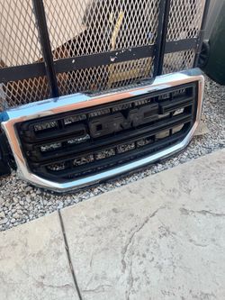 GMC Sierra grill