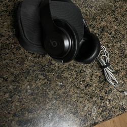 Beats headphones Studio Pro’s