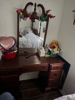 Full size 4 poster Bed, mattress, box spring and dresser with mirror