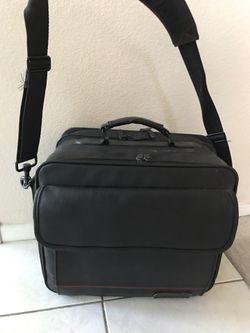 Targus CUN1 Black Leather Laptop Tablet Carrying Case Bag Detachable Strap