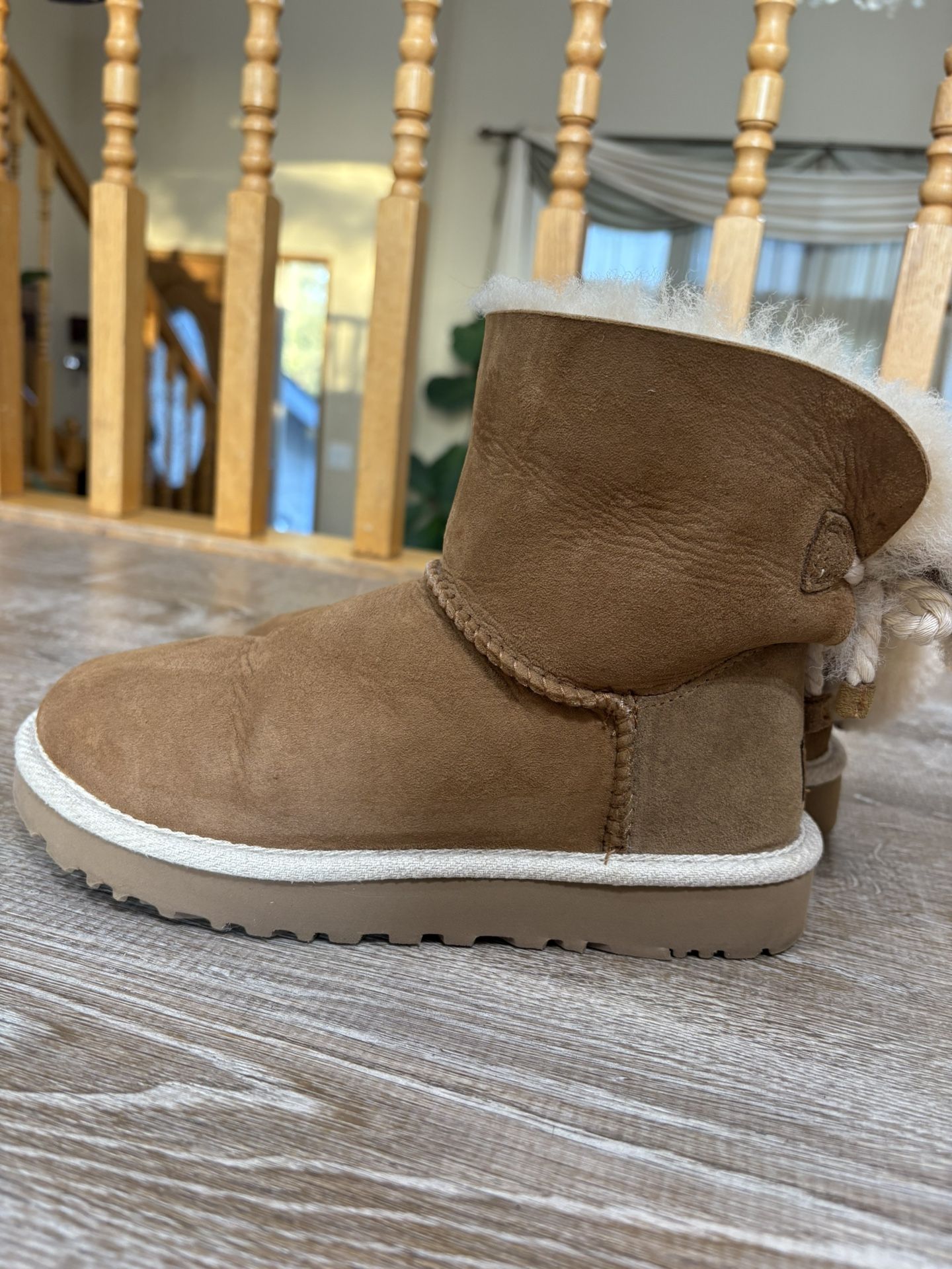 Ugg Size 5 Mini Selene Brown