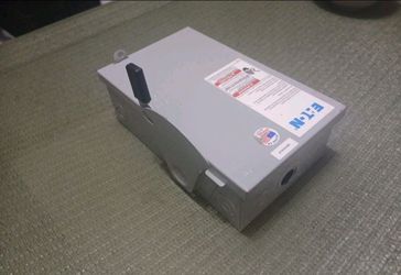 Eaton Cutler Hammer 30amp Interior Safety Switch Type 3R 120/240